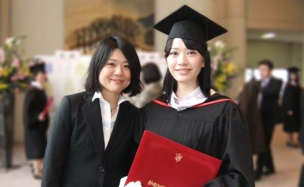 仙台白百合女子大学の卒業式にて